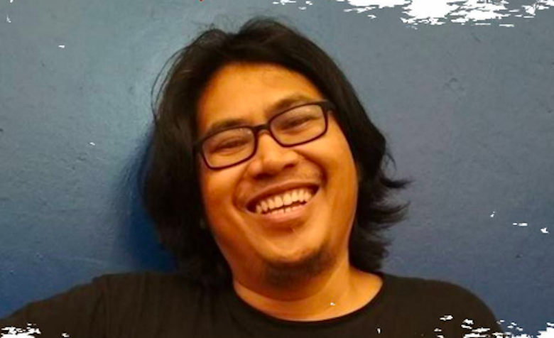 Stiker: Real Man Buy Car Without Riba, Who Cares About Pedals!